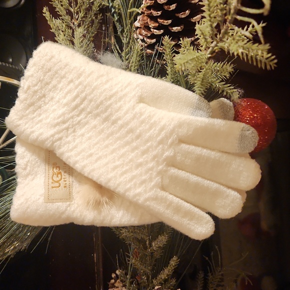 NEW UGG GLOVES - Picture 2 of 3
